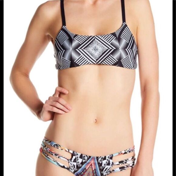 PILYQ Geometric diamond top and strappy bottom.D-cup/M-bottom - Picture 3 of 8
